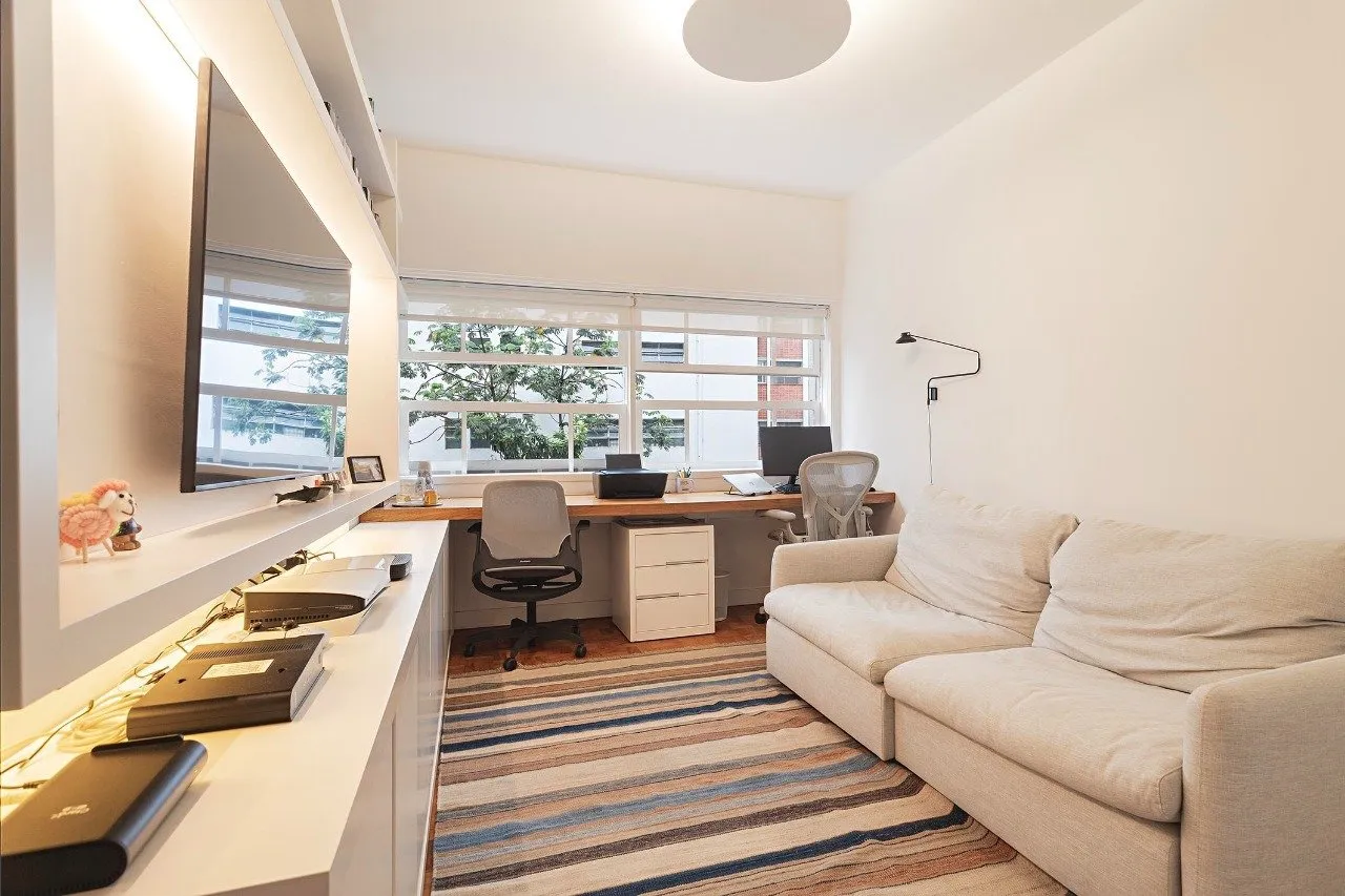 Apartamento reformado em edifício assinado por David Libeskind – AP4485