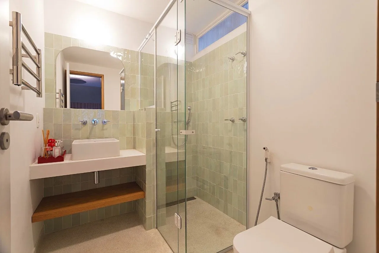 Apartamento reformado em edifício assinado por David Libeskind – AP4485