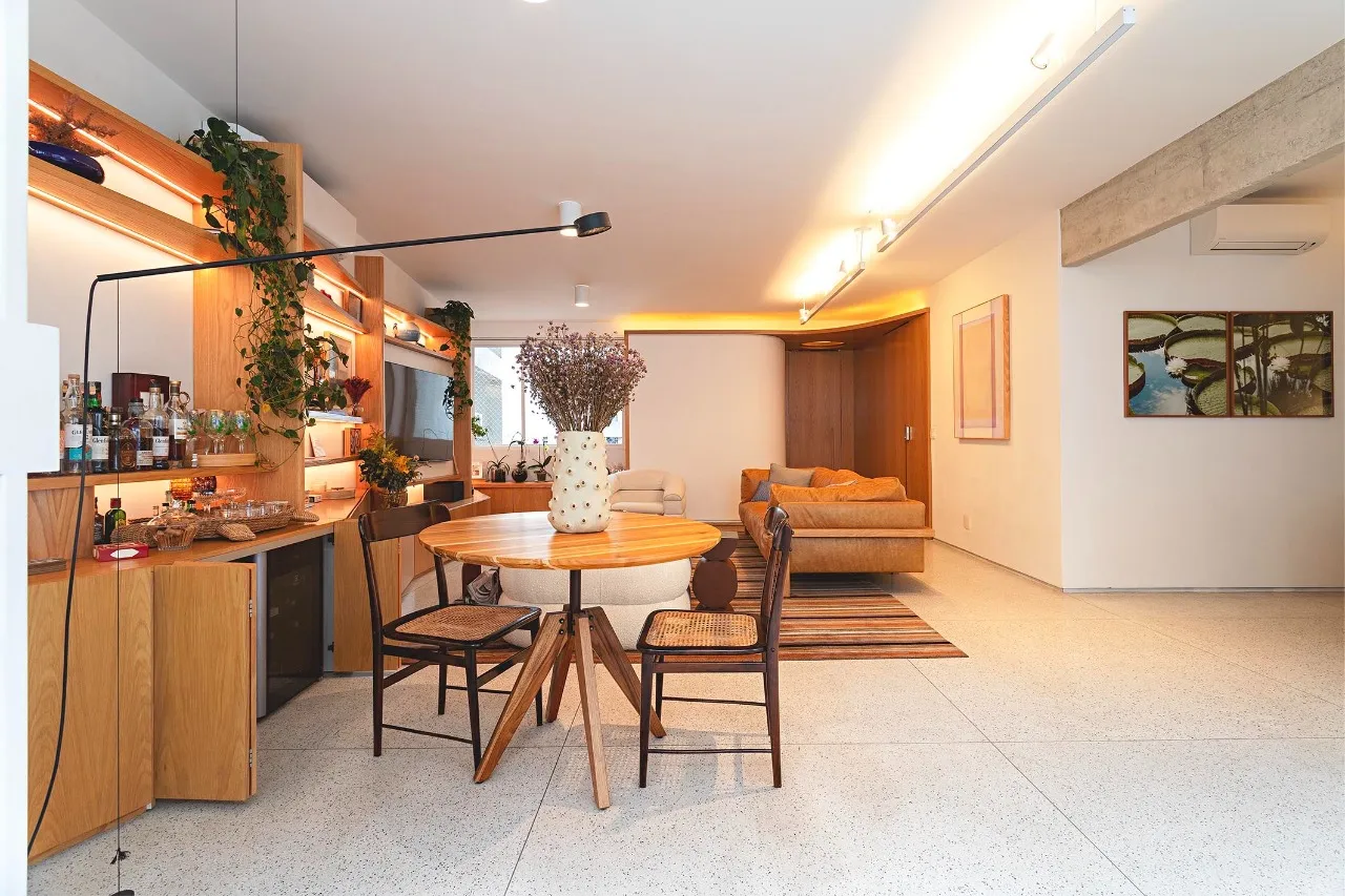 Apartamento reformado em edifício assinado por David Libeskind – AP4485