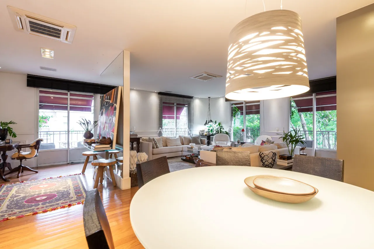 Cobertura reformada à venda em Alto de Pinheiros. – CO0401