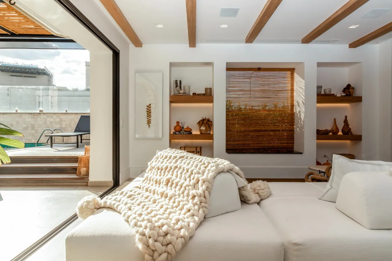 Cobertura no Itaim com super reforma. – CO0594