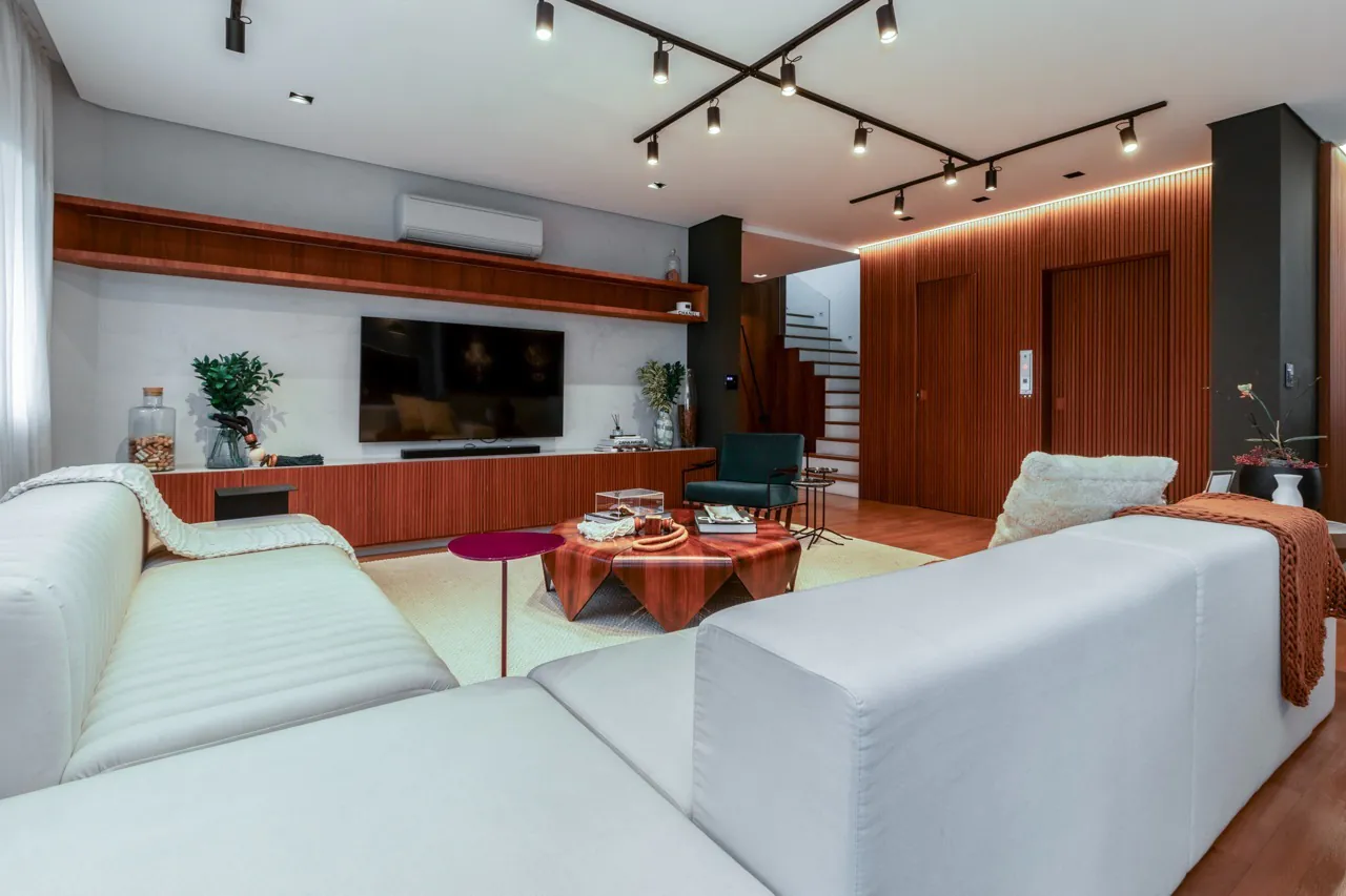 Cobertura no Itaim com super reforma. – CO0594