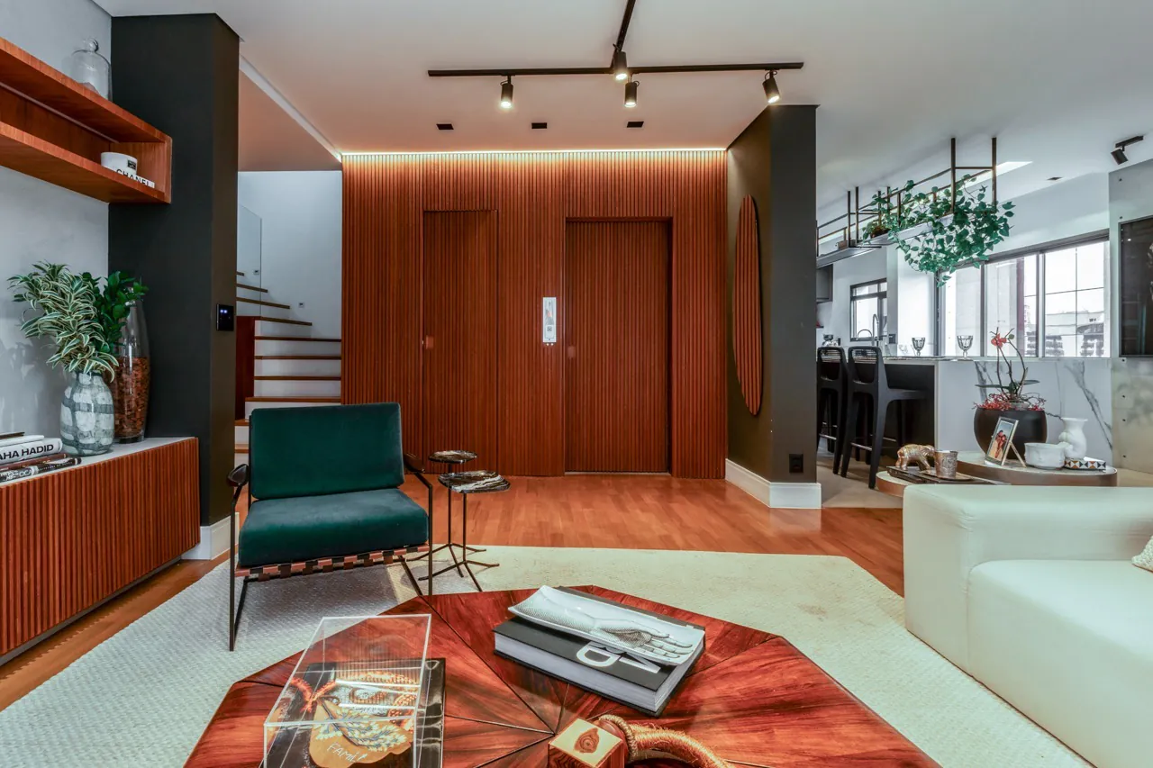 Cobertura no Itaim com super reforma. – CO0594