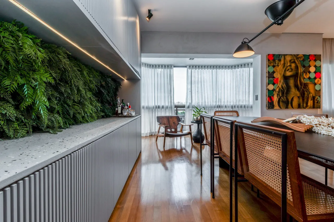 Cobertura no Itaim com super reforma. – CO0594