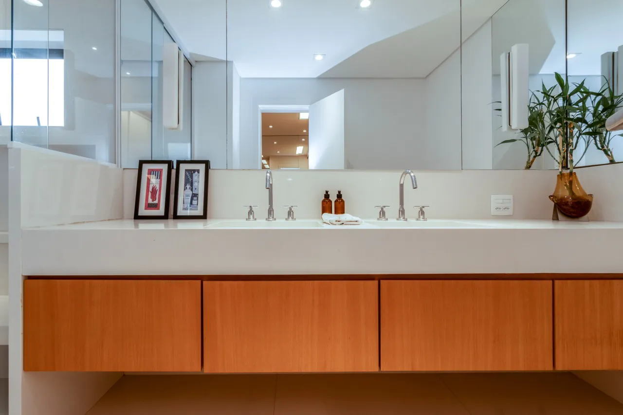 Cobertura no Itaim com super reforma. – CO0594