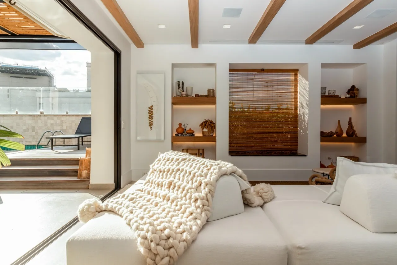 Cobertura no Itaim com super reforma. – CO0594