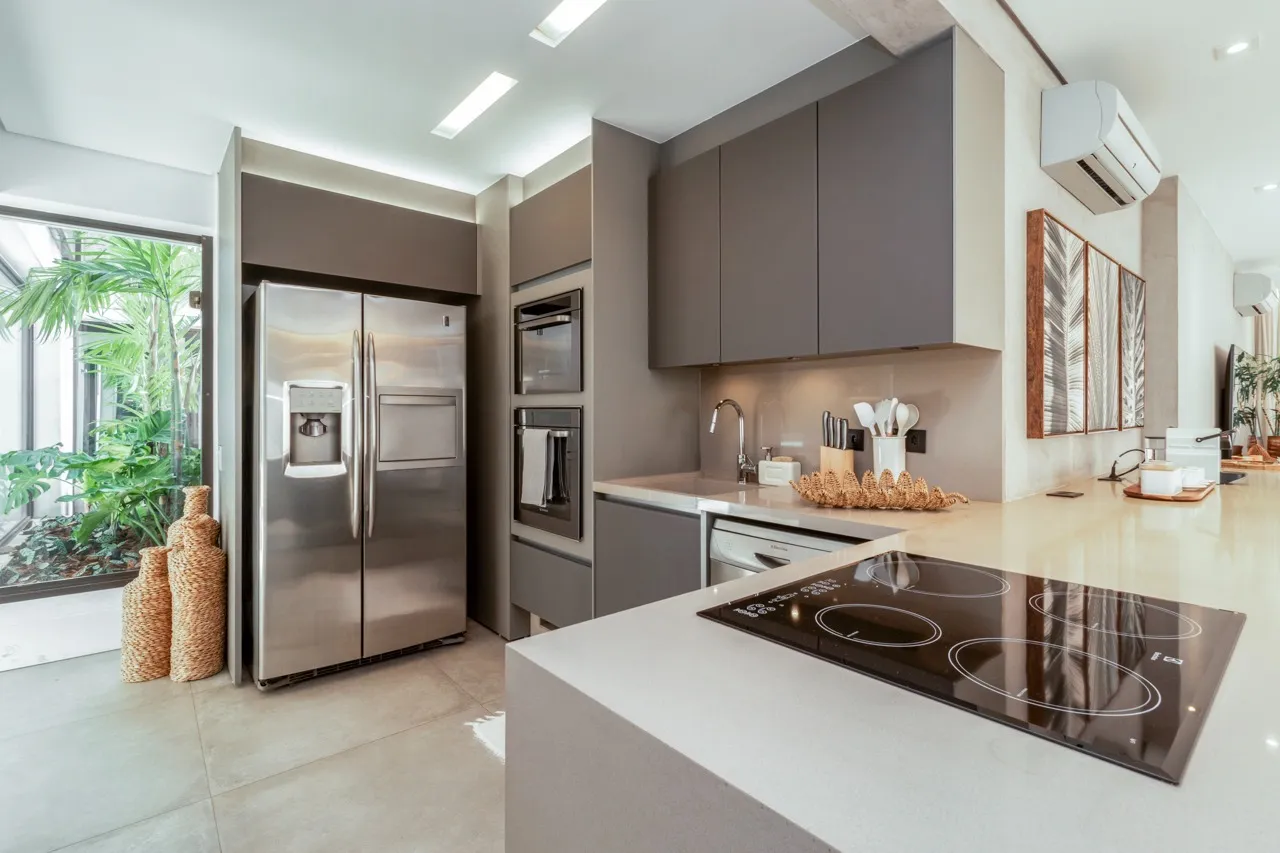 Cobertura no Itaim com super reforma. – CO0594