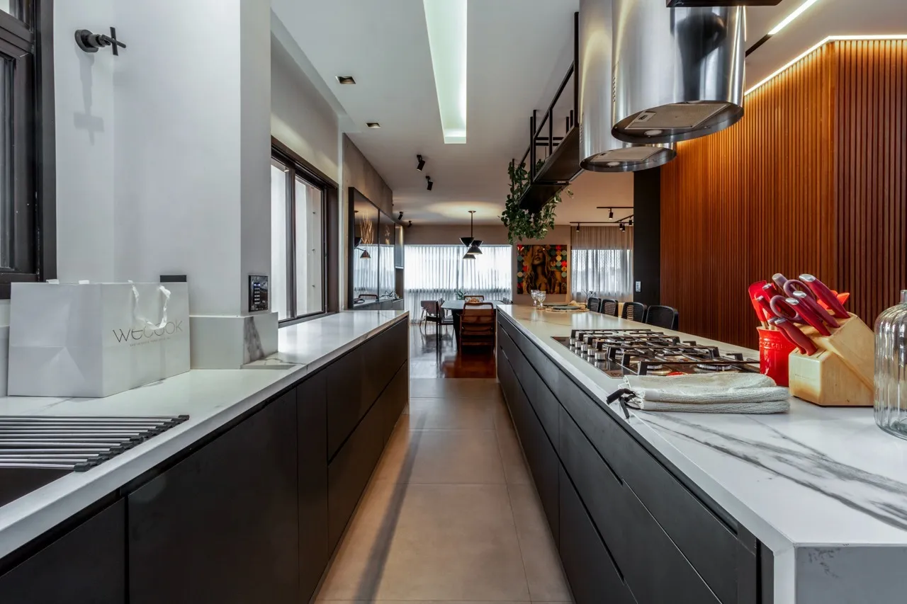 Cobertura no Itaim com super reforma. – CO0594