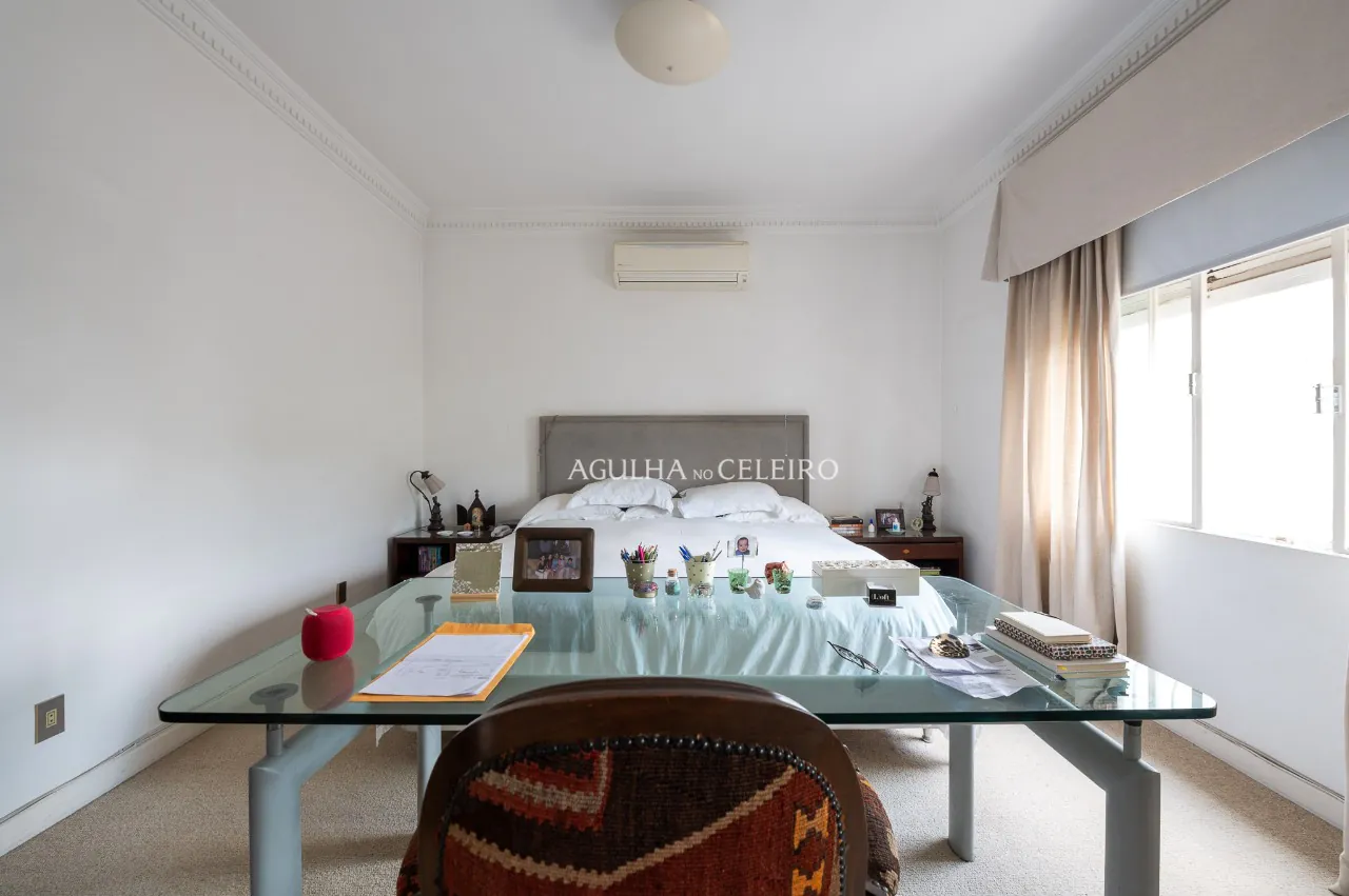 Casa com jardim à venda no Jardim Paulista. – 17388