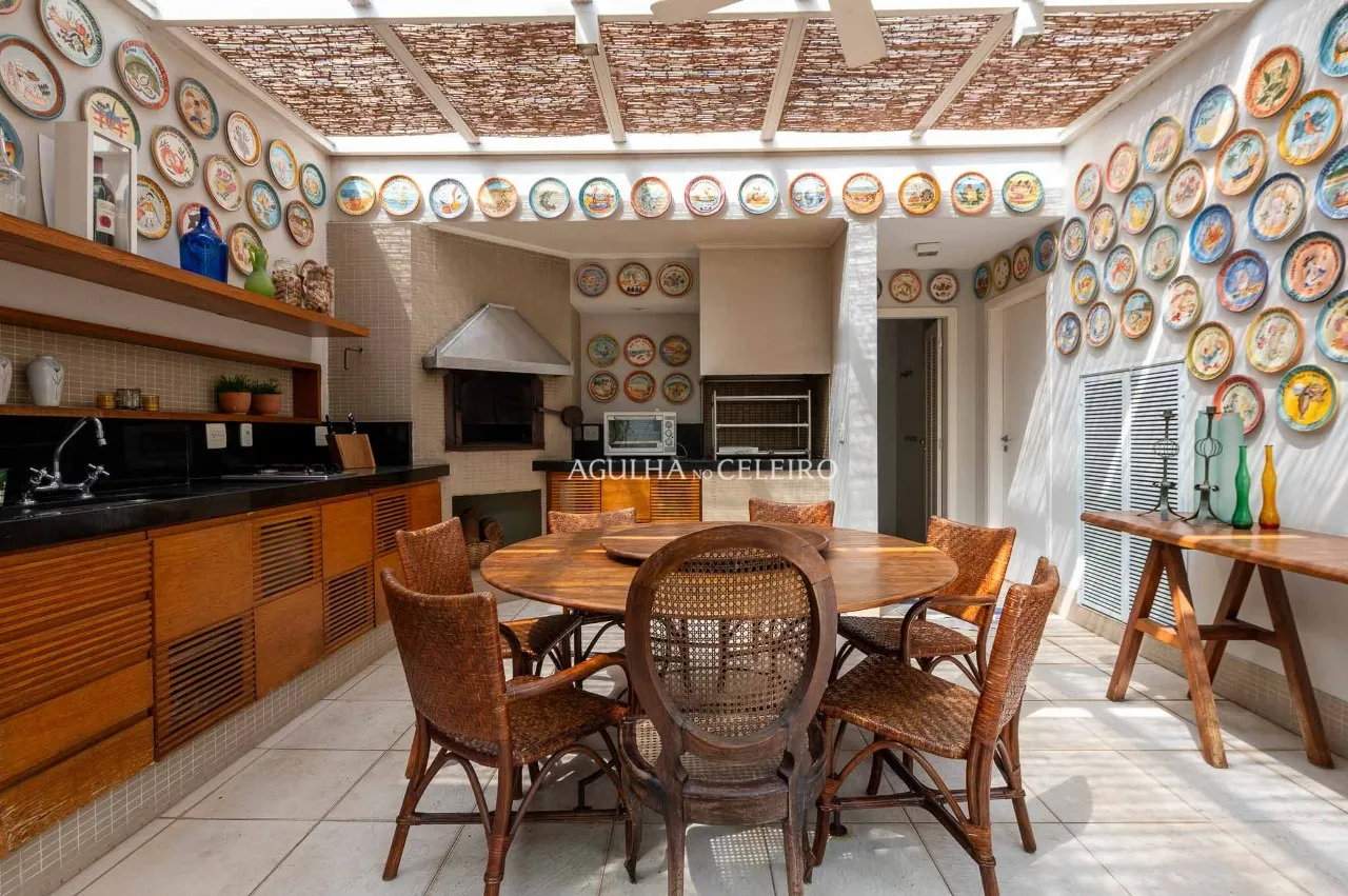 Casa com jardim à venda no Jardim Paulista. – 17388