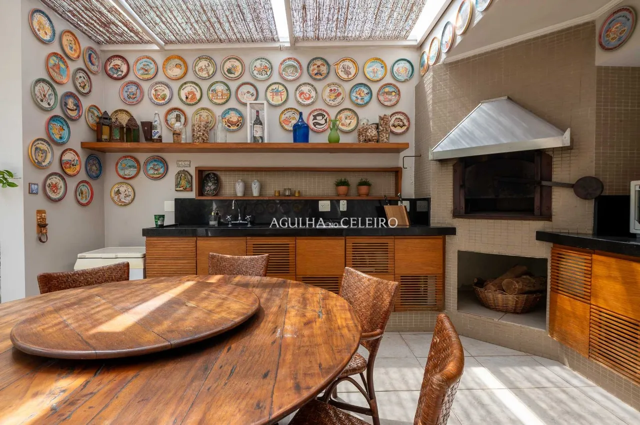 Casa com jardim à venda no Jardim Paulista. – 17388