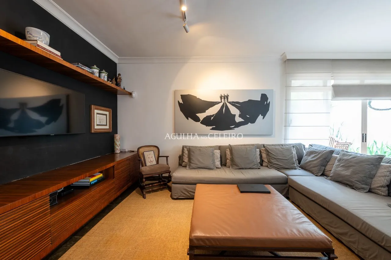 Casa com jardim à venda no Jardim Paulista. – 17388