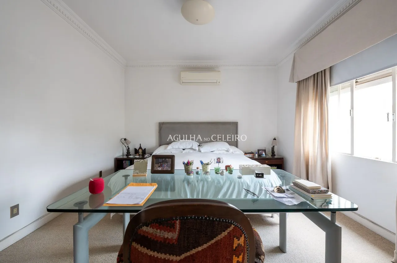 Casa com jardim à venda no Jardim Paulista. – 17388