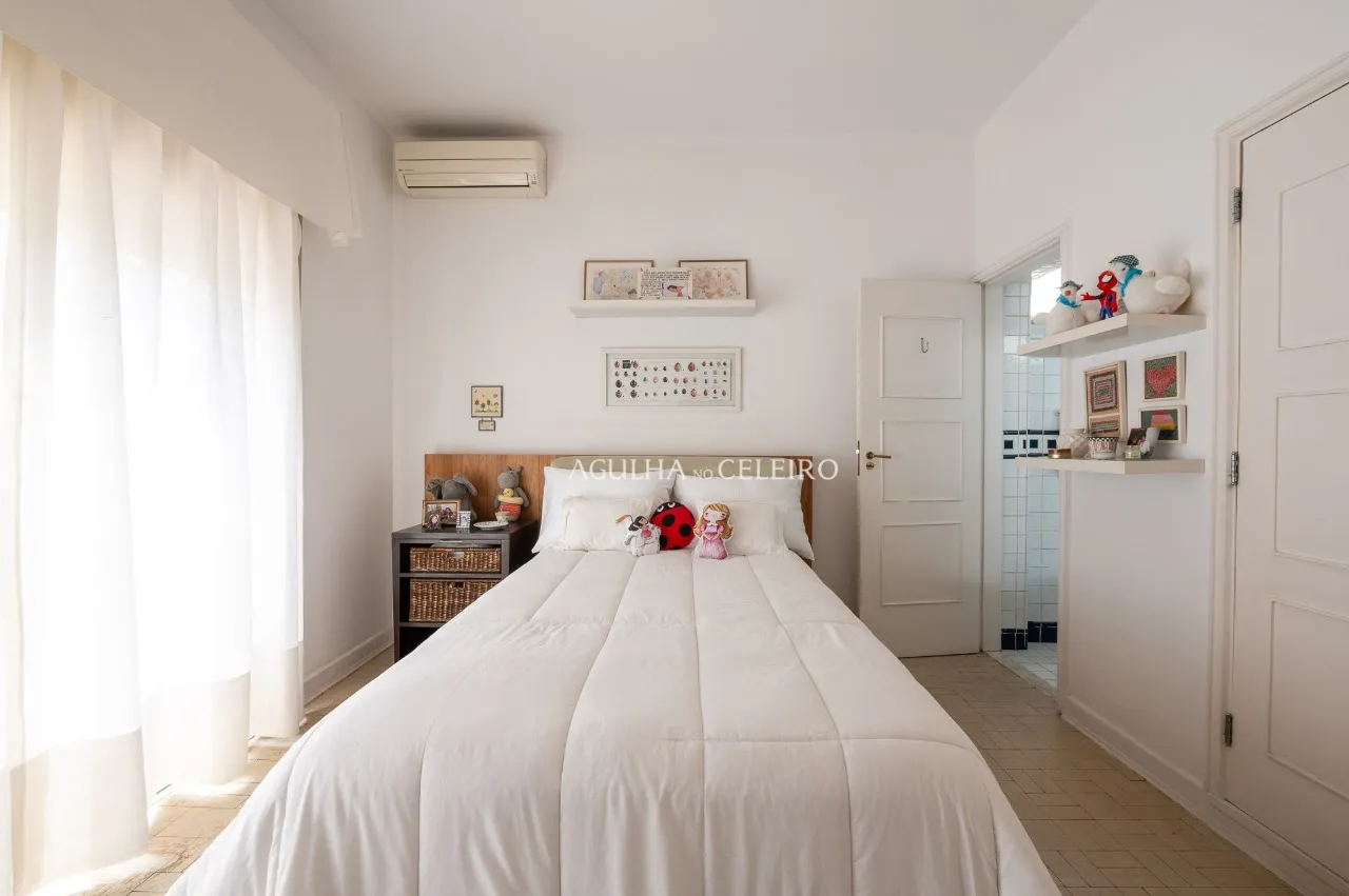 Casa com jardim à venda no Jardim Paulista. – 17388