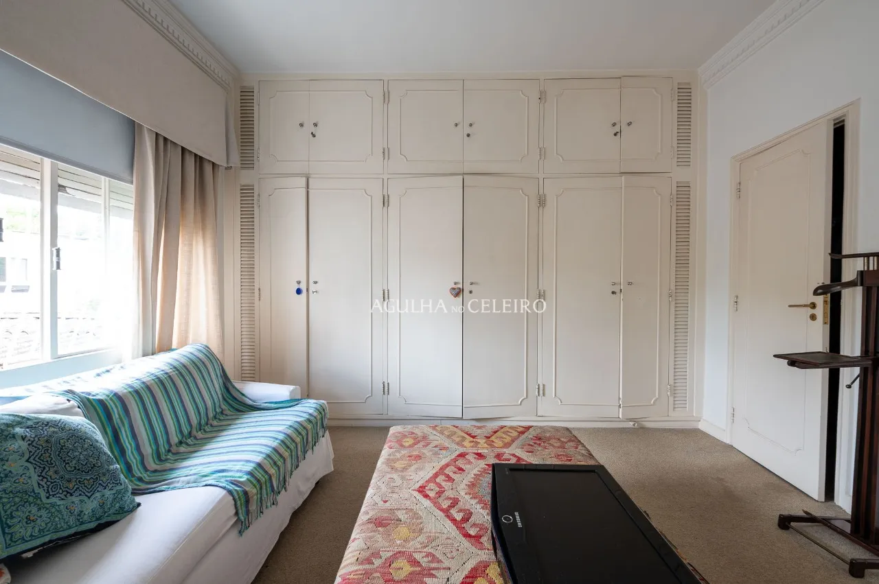 Casa com jardim à venda no Jardim Paulista. – 17388