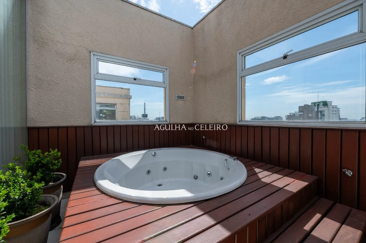 Apartamento espaçoso e ensolarado, à venda no Paraíso. – 17656