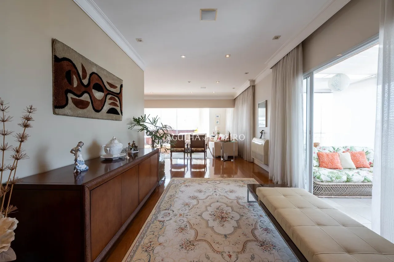 Apartamento espaçoso e ensolarado, à venda no Paraíso. – 17656