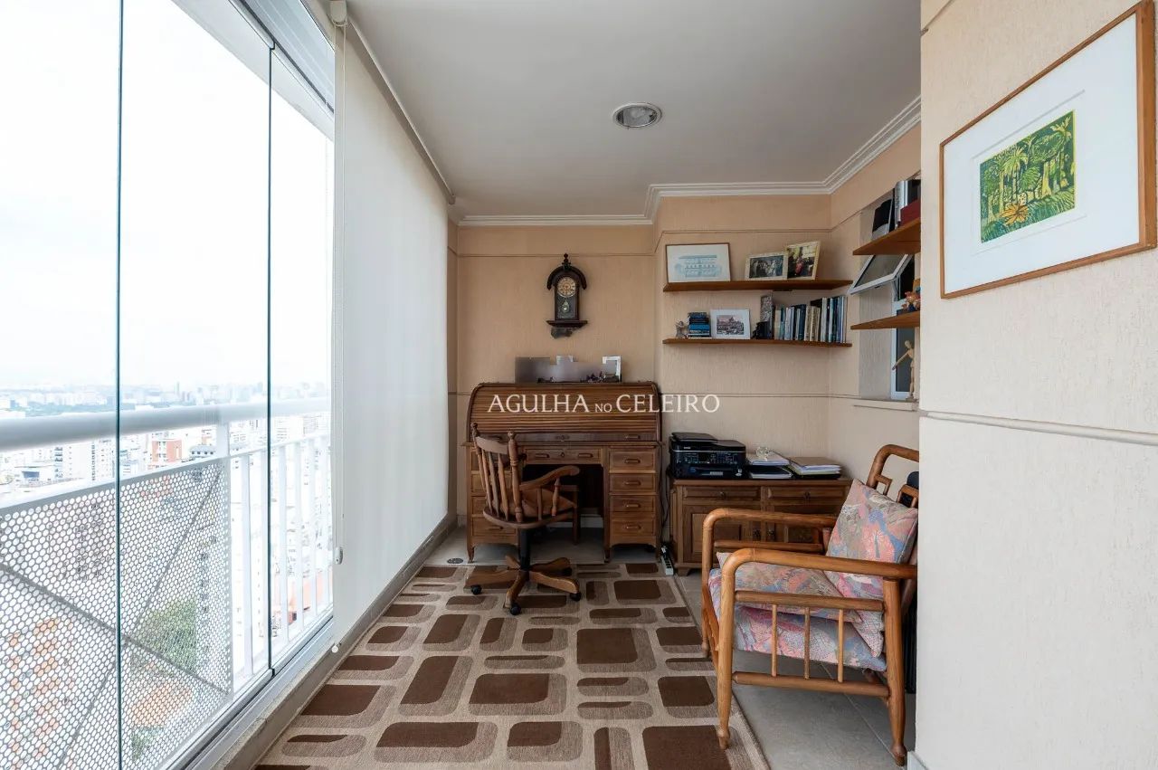 Apartamento espaçoso e ensolarado, à venda no Paraíso. – 17656