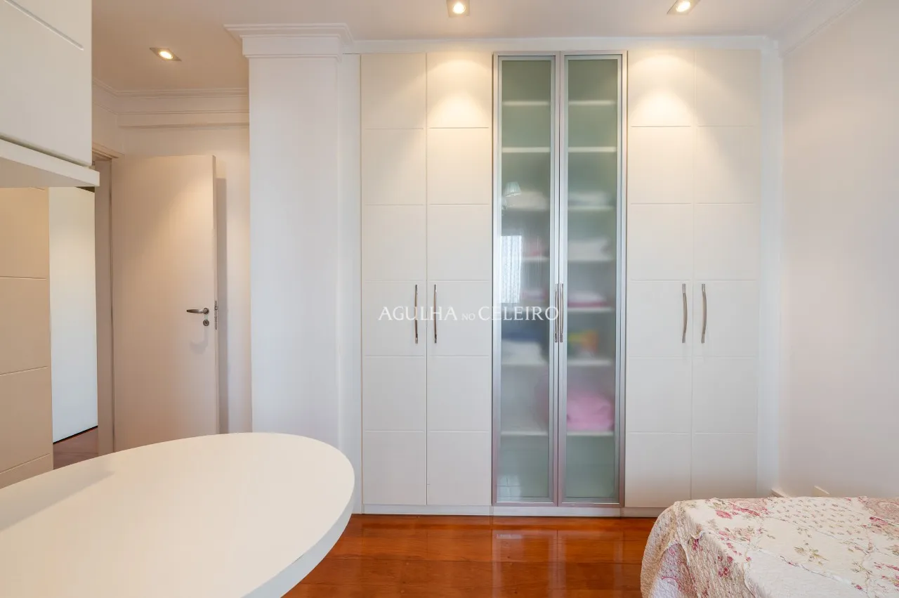 Apartamento espaçoso e ensolarado, à venda no Paraíso. – 17656