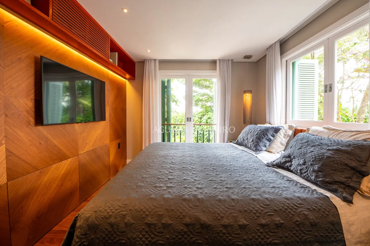 Belíssima casa no miolo do Jardim Guedala. – 17988