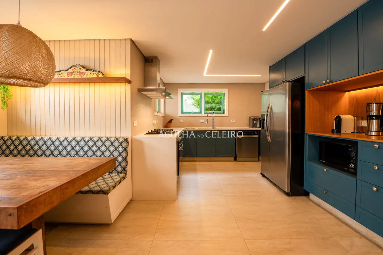 Belíssima casa no miolo do Jardim Guedala. – 17988