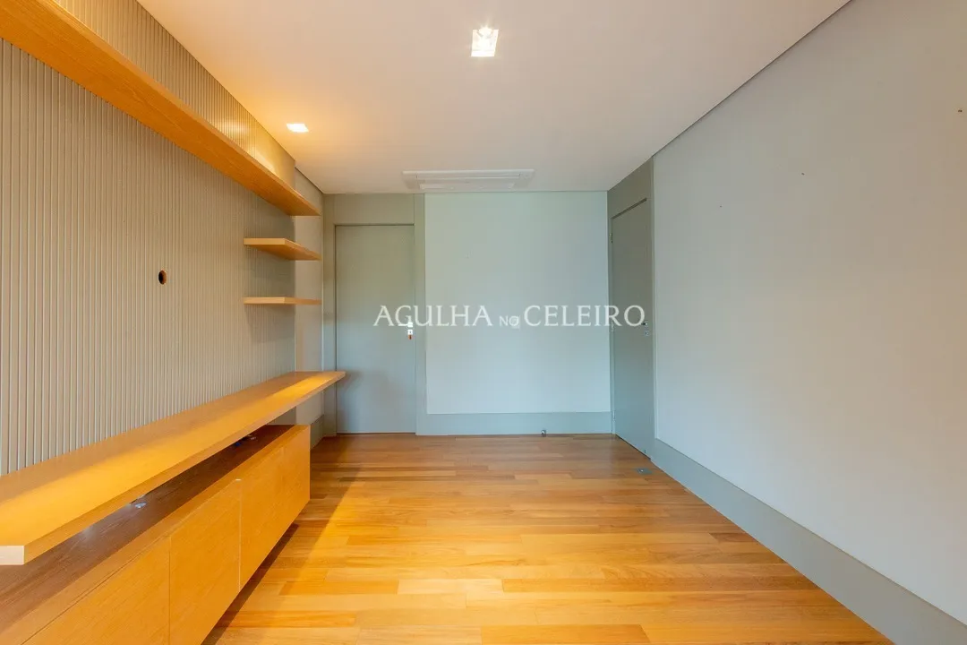 Sofisticado e único com vista espetacular para o Parque. – 18746