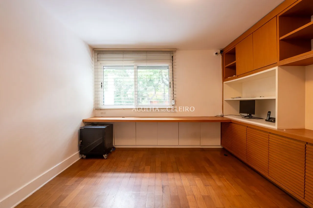 Casa com piscina à venda ou locação em Alto de Pinheiros – 19124