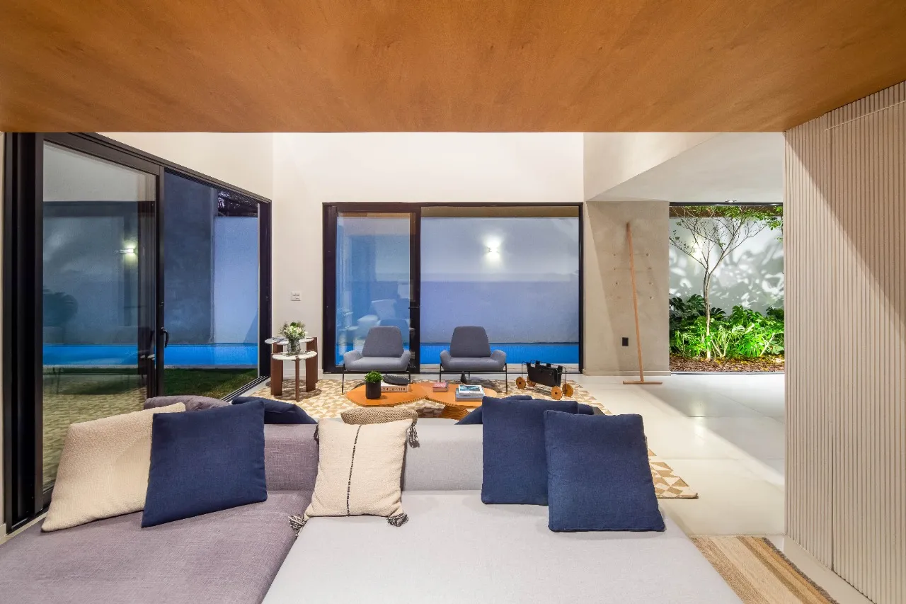 Casa com reforma autoral, jardim com raia e ambientes que respiram luz e calma, no Alto de Pinheiros – 19274