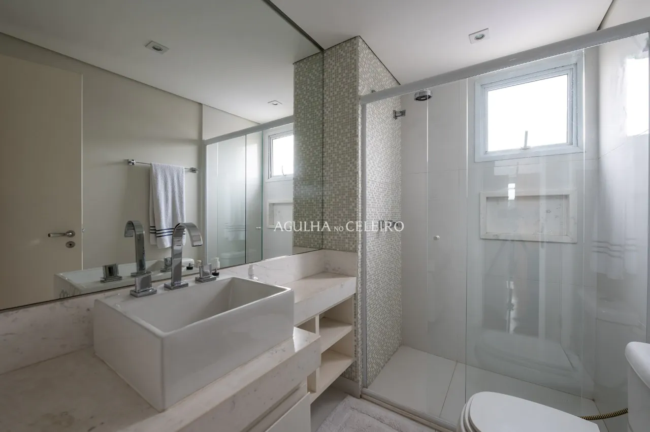 Um apartamento que une elegância, conforto e sofisticação em cada detalhe. – 20276