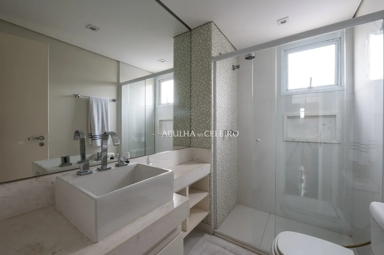 Um apartamento que une elegância, conforto e sofisticação em cada detalhe. – 20276