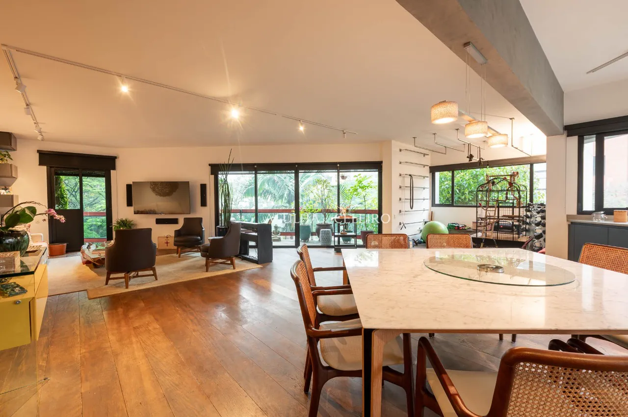 Lindo e moderno apartamento à venda em Moema. – 20525