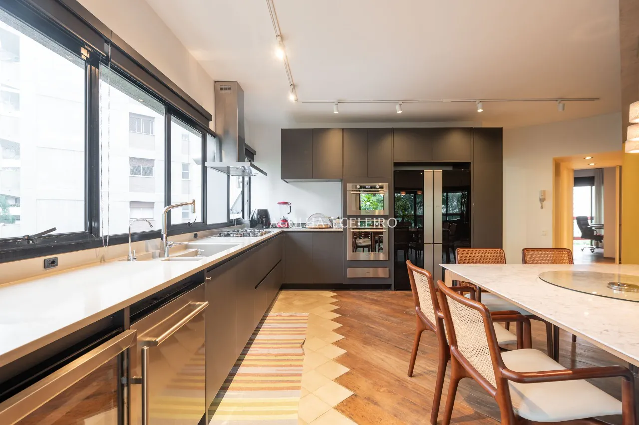 Lindo e moderno apartamento à venda em Moema. – 20525