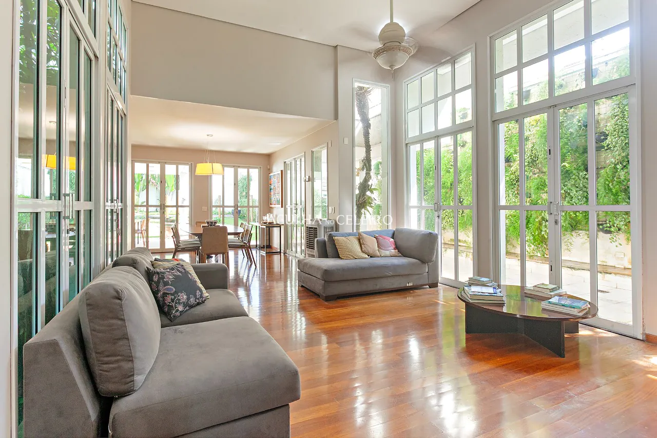 Casa com jardim à venda no Jardim Paulista. – 20571