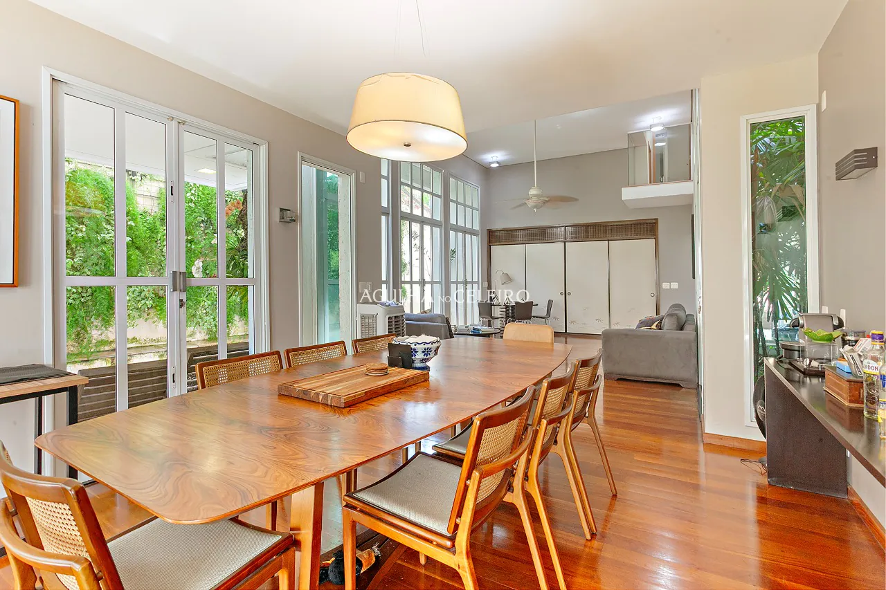 Casa com jardim à venda no Jardim Paulista. – 20571