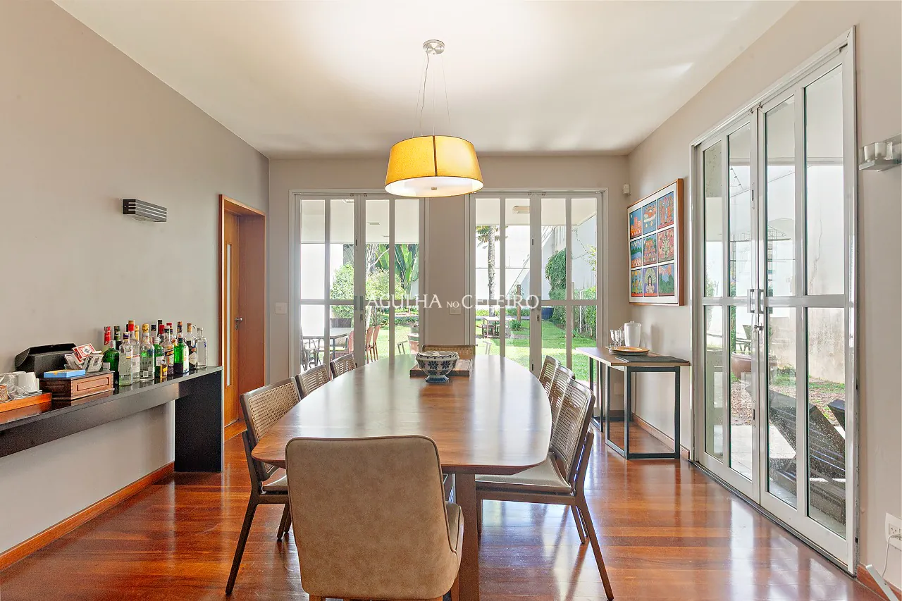 Casa com jardim à venda no Jardim Paulista. – 20571