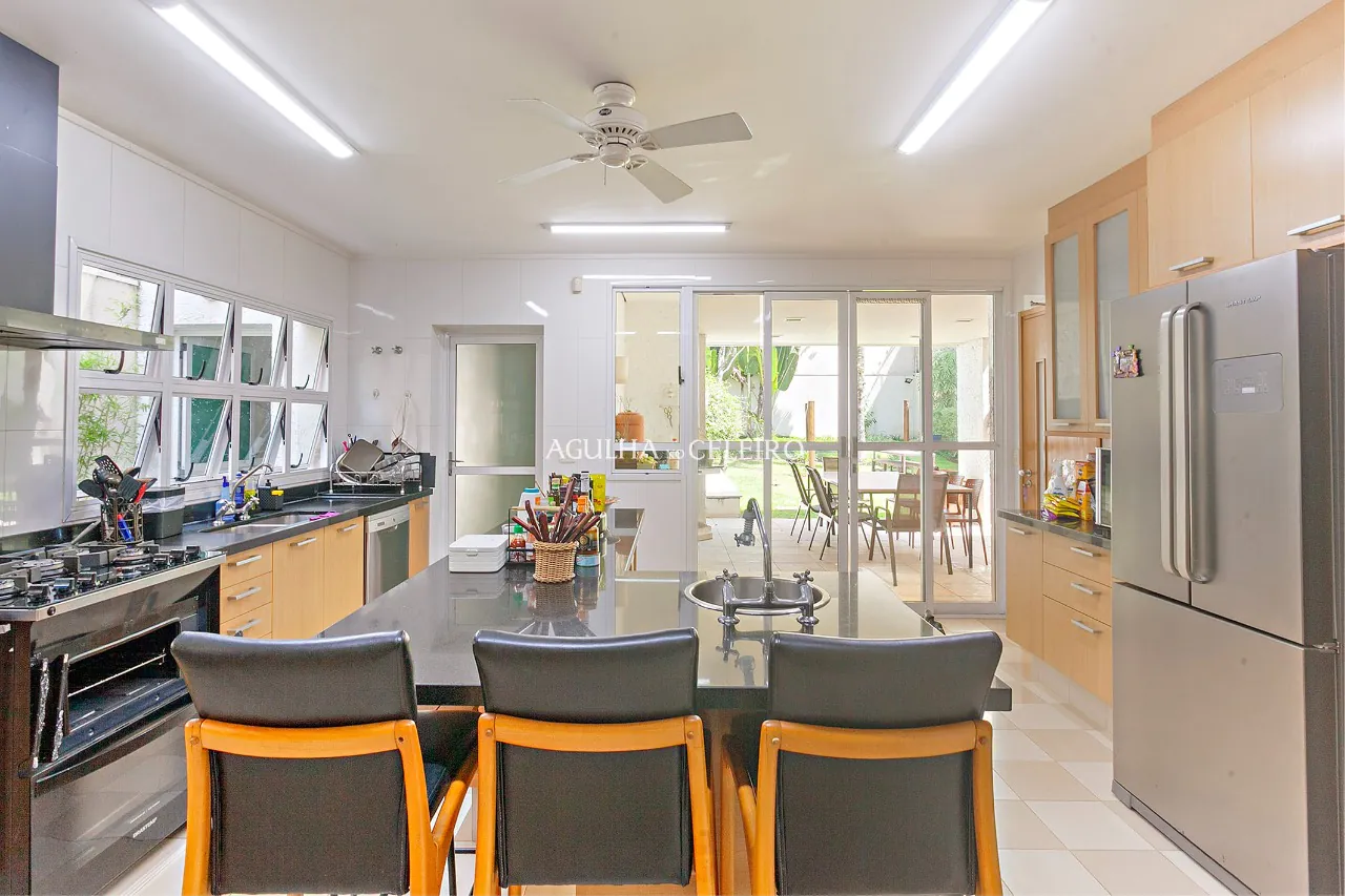 Casa com jardim à venda no Jardim Paulista. – 20571