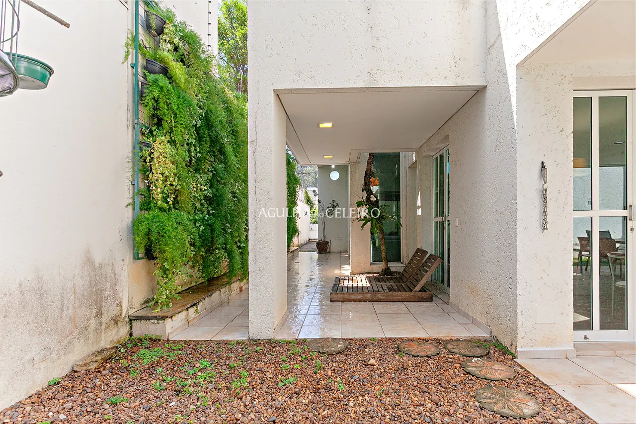 Casa com jardim à venda no Jardim Paulista. – 20571