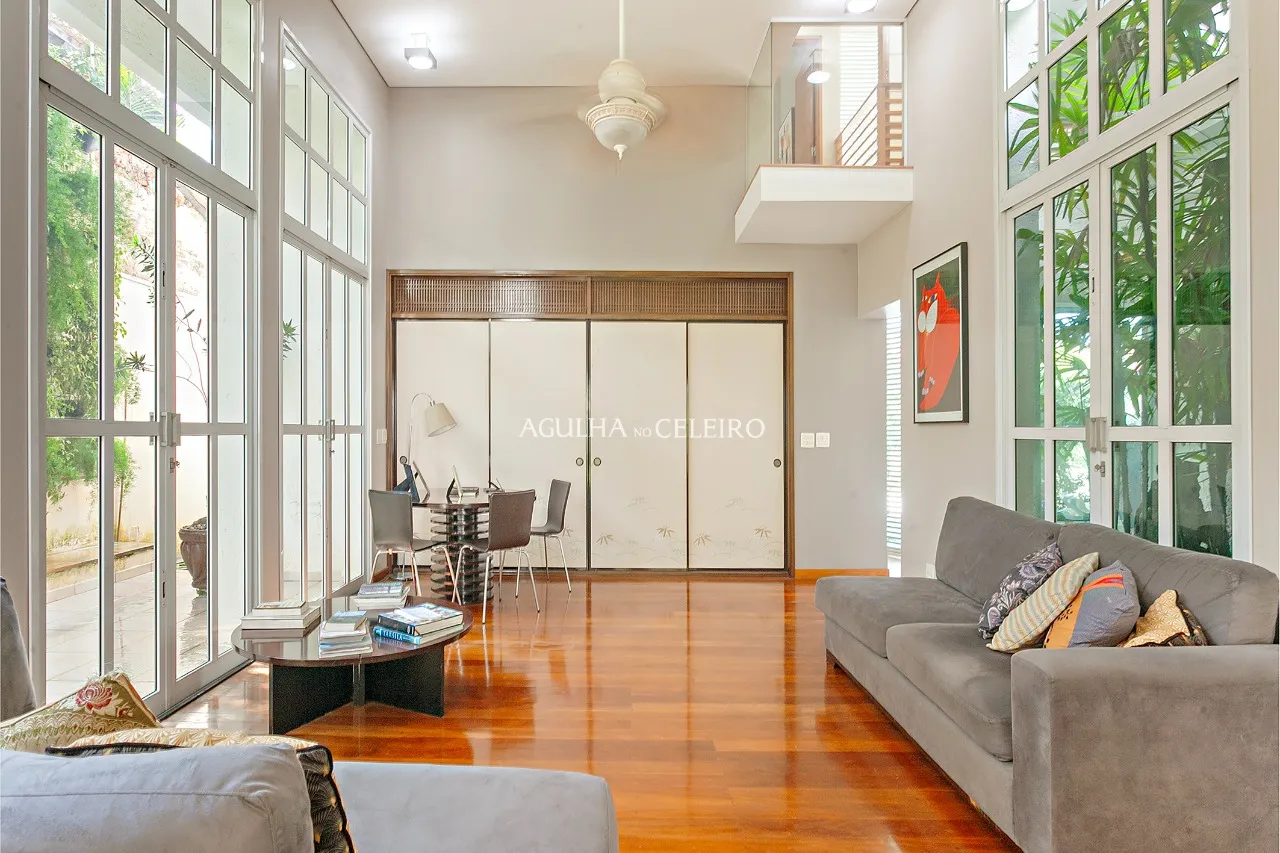 Casa com jardim à venda no Jardim Paulista. – 20571