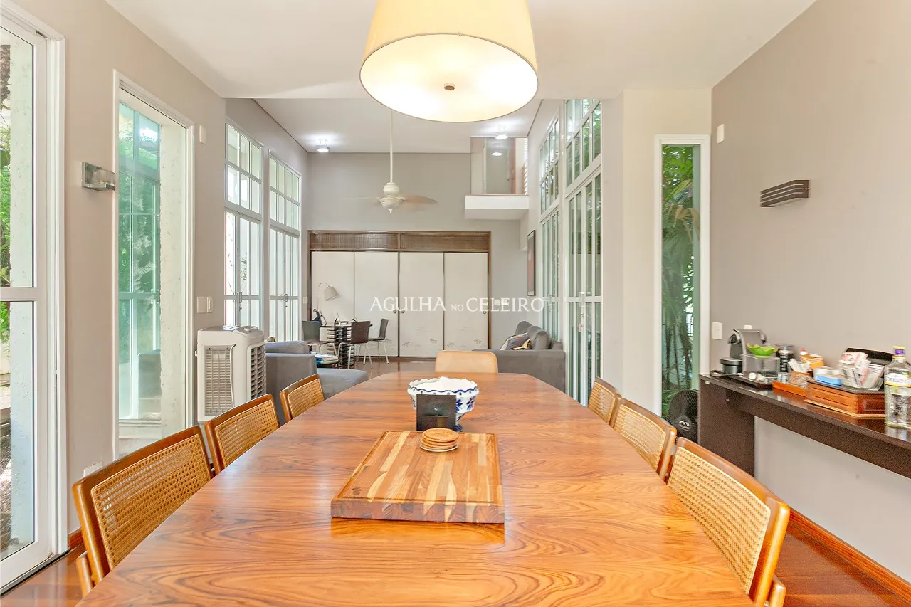 Casa com jardim à venda no Jardim Paulista. – 20571