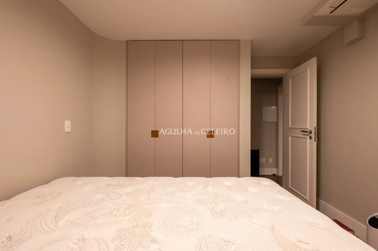 Apartamento à venda na Vila Nova Conceição, no ponto mais desejado do bairro. – 20637