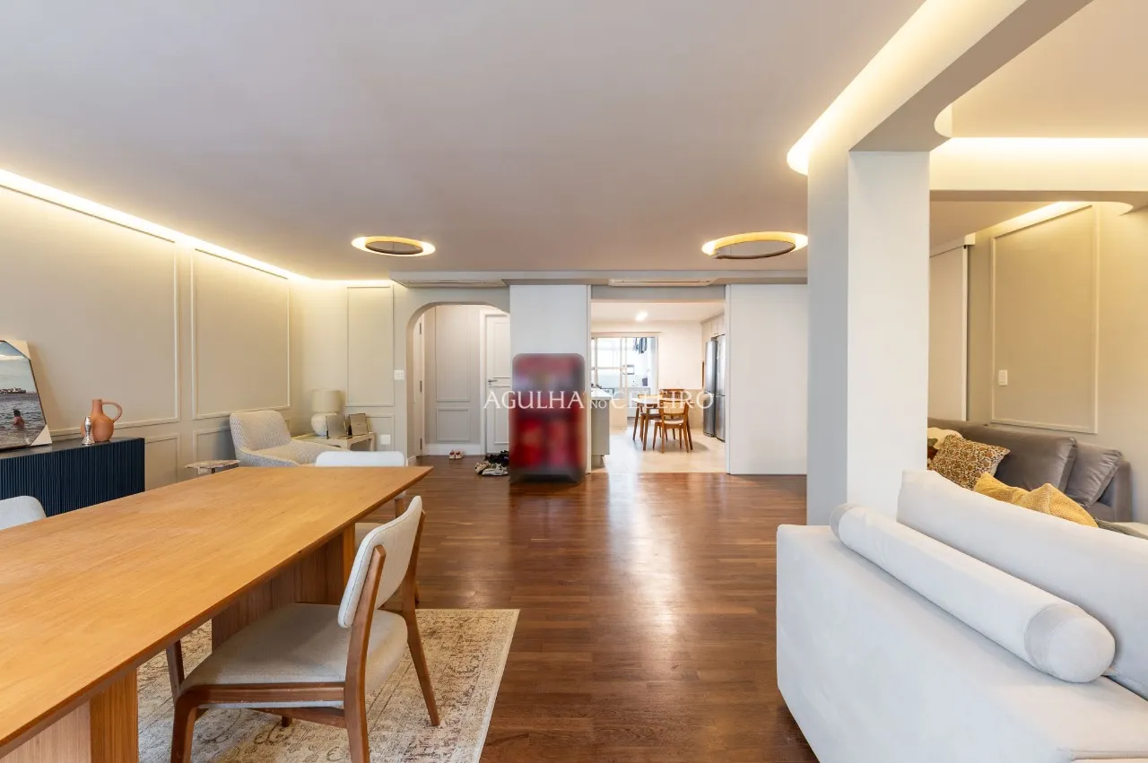 Apartamento à venda na Vila Nova Conceição, no ponto mais desejado do bairro. – 20637