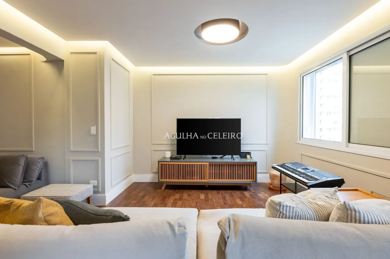 Apartamento à venda na Vila Nova Conceição, no ponto mais desejado do bairro. – 20637