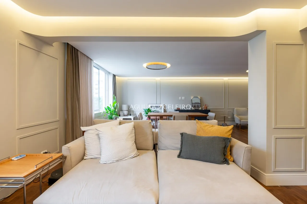 Apartamento à venda na Vila Nova Conceição, no ponto mais desejado do bairro. – 20637