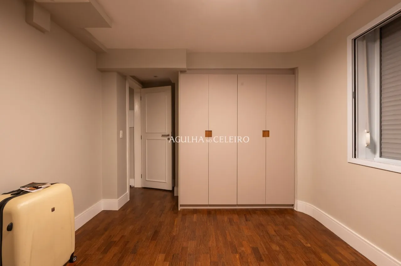 Apartamento à venda na Vila Nova Conceição, no ponto mais desejado do bairro. – 20637