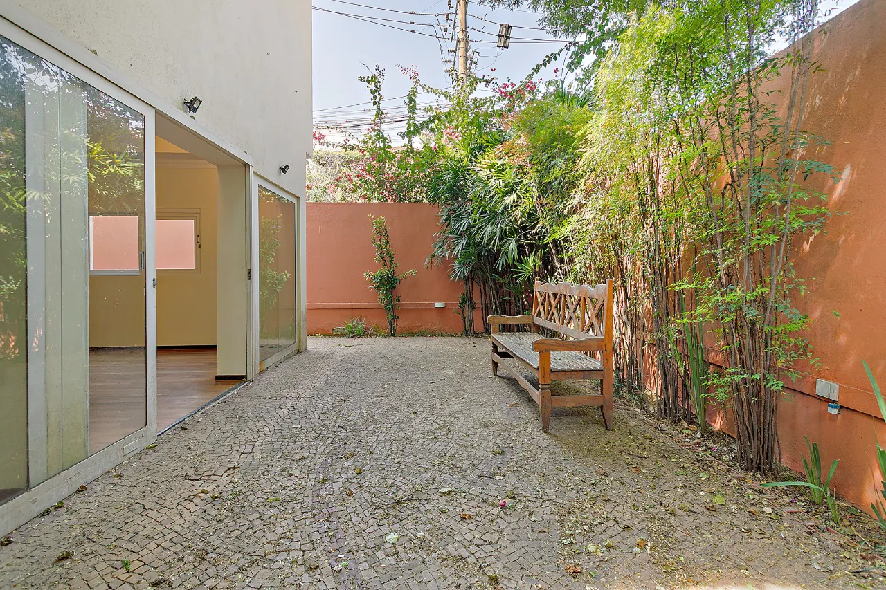 Casa Moderna para venda ou locação no Jardim Paulistano. – 20689