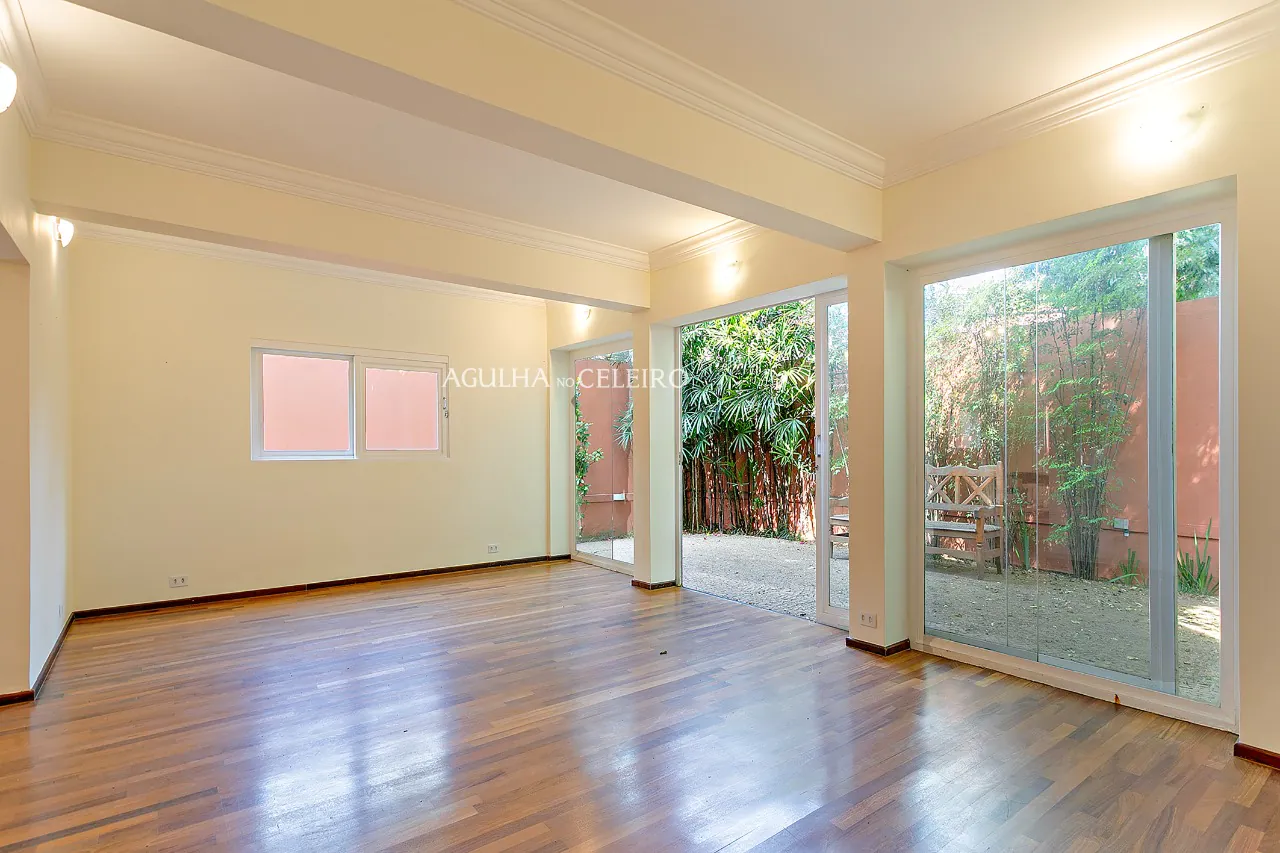 Casa Moderna para venda ou locação no Jardim Paulistano. – 20689