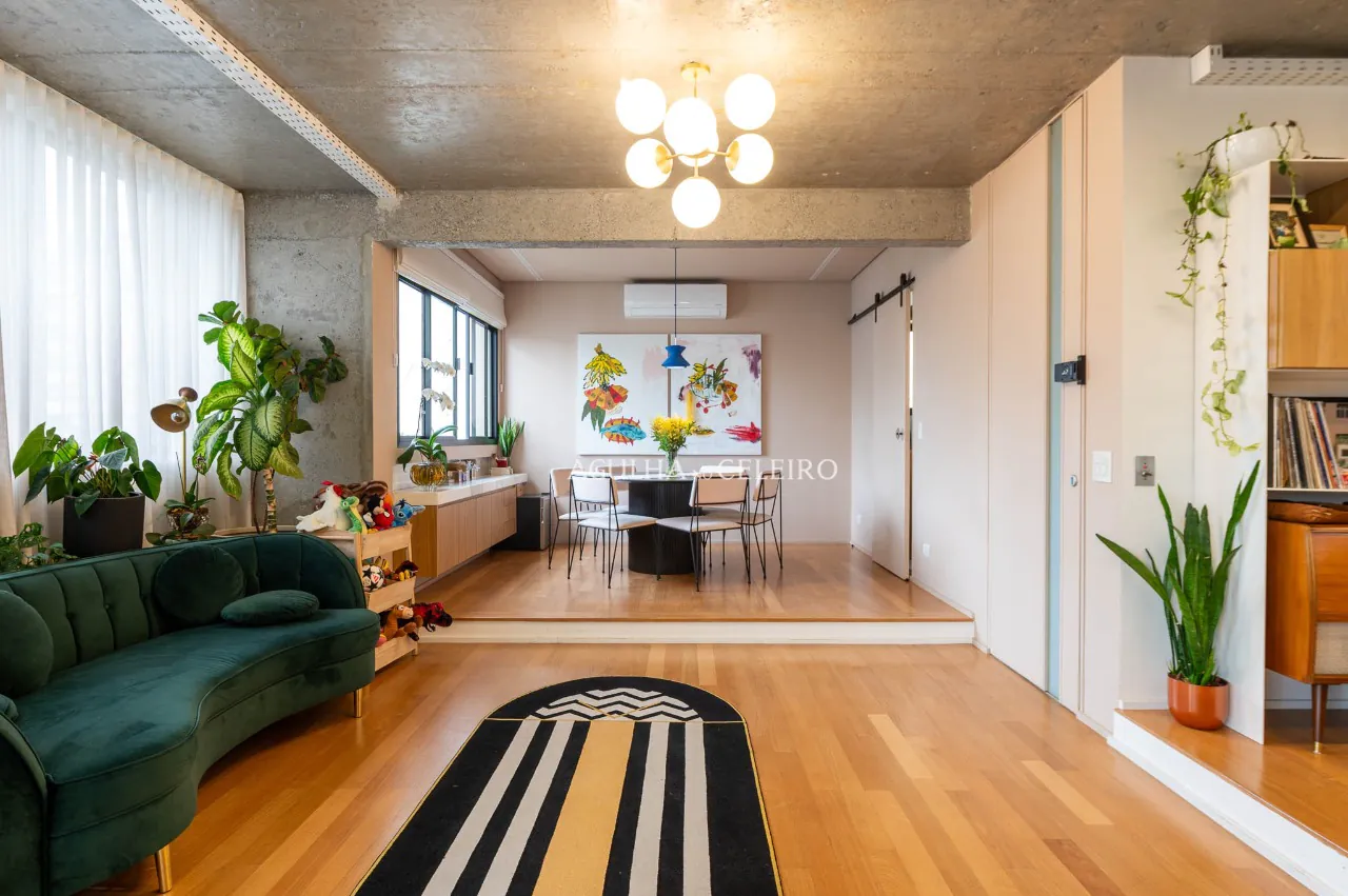 Apartamento com reforma diferenciada em Moema – 20740