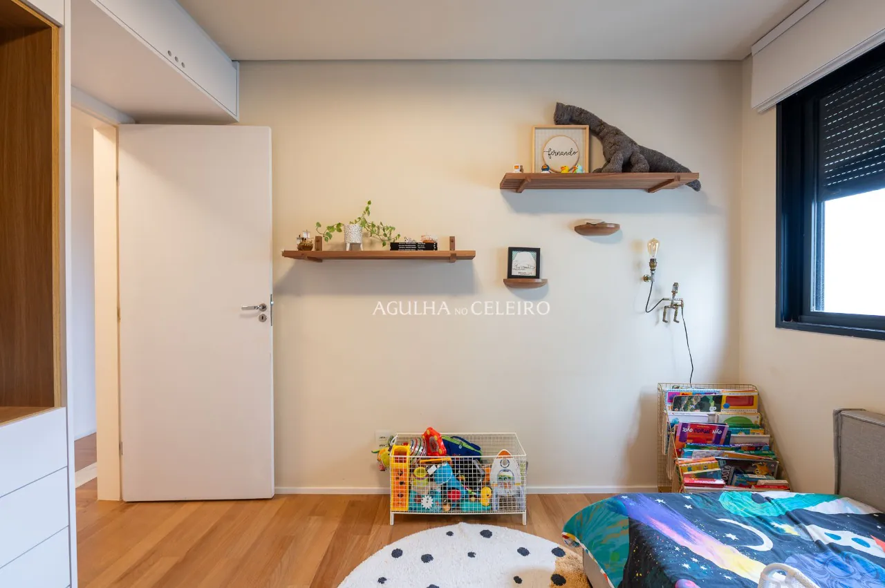 Apartamento com reforma diferenciada em Moema – 20740