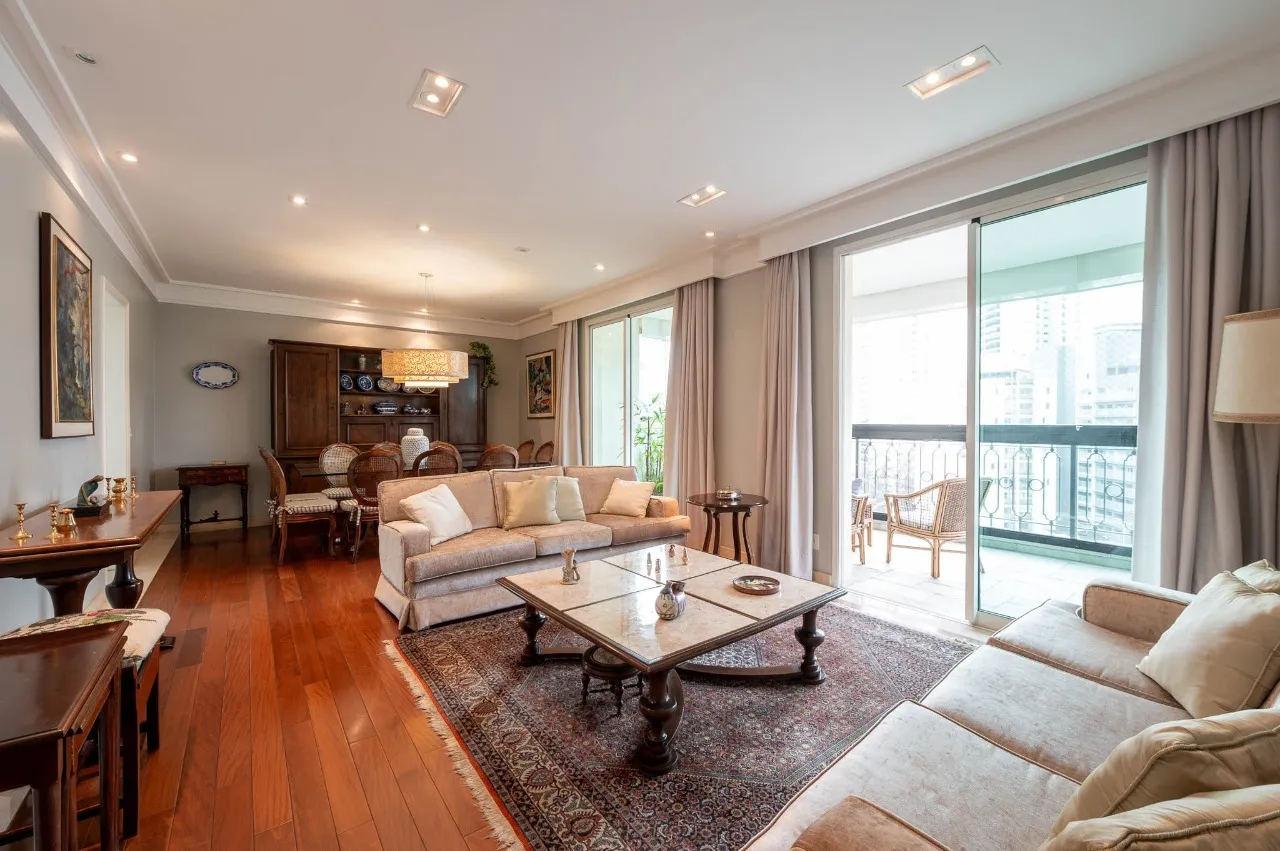 Charmoso apartamento neoclássico no Campo Belo – 20839