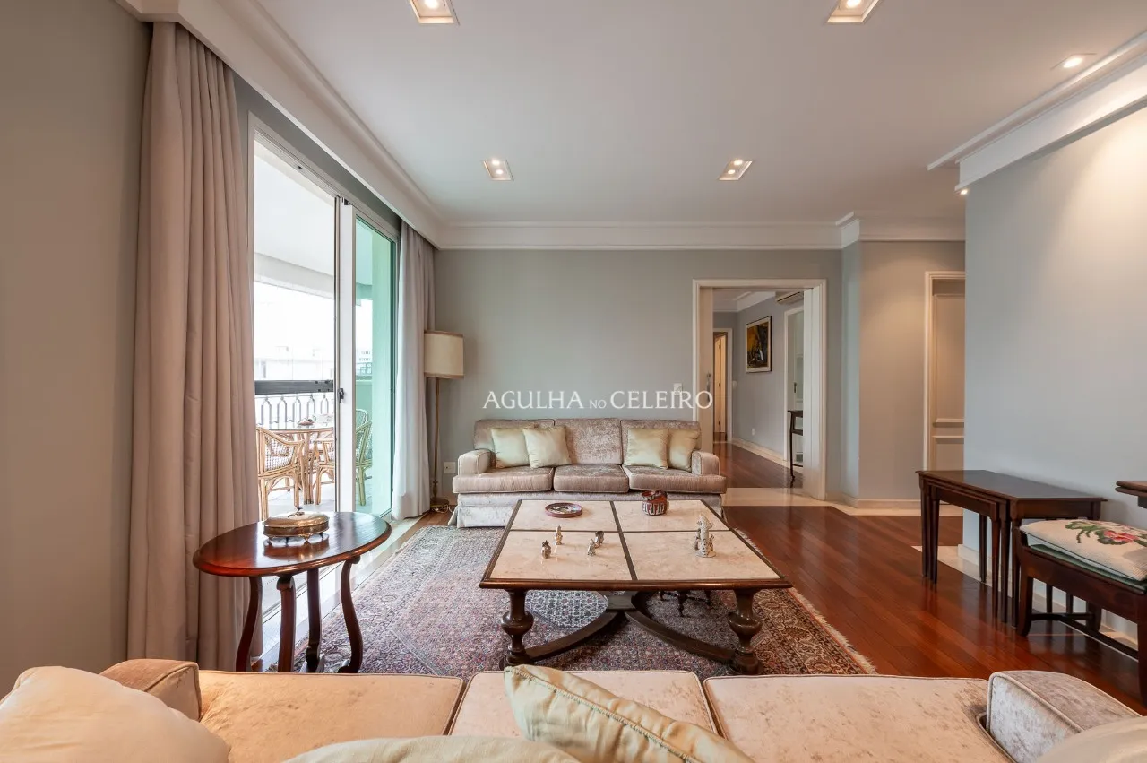 Charmoso apartamento neoclássico no Campo Belo – 20839